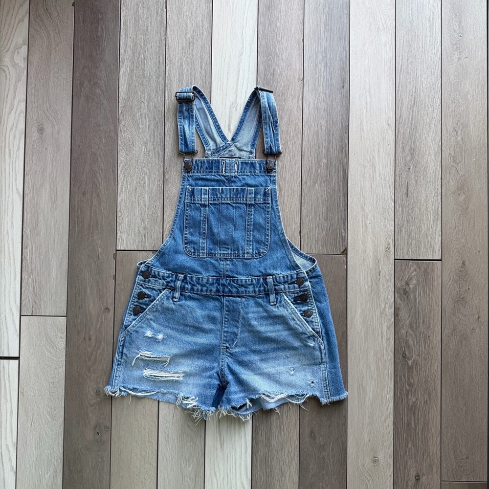 Abercrombie & Fitch distressed denim overall shorts